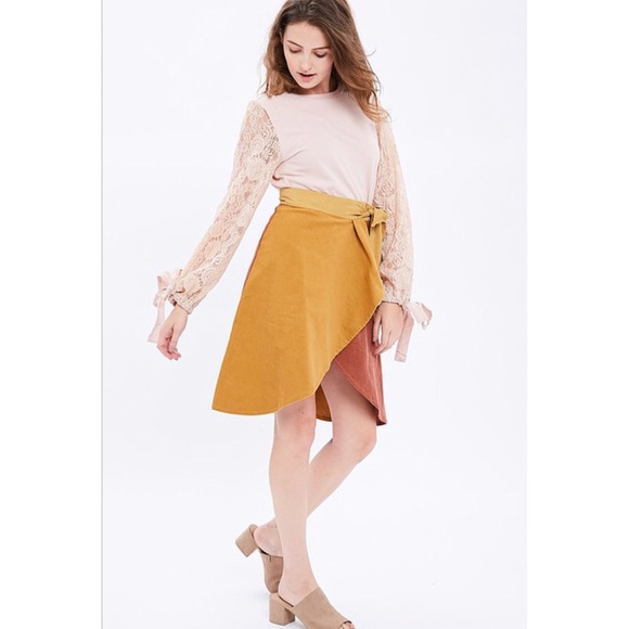 Blush Lace Sleeves Round Neck Top - Picture 2 of 7